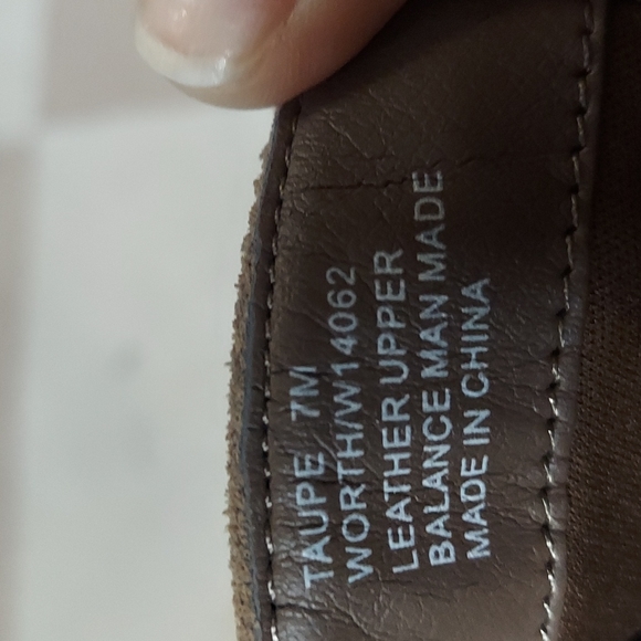 White Mountain Suede Boots with inside zipper - Picture 10 of 12